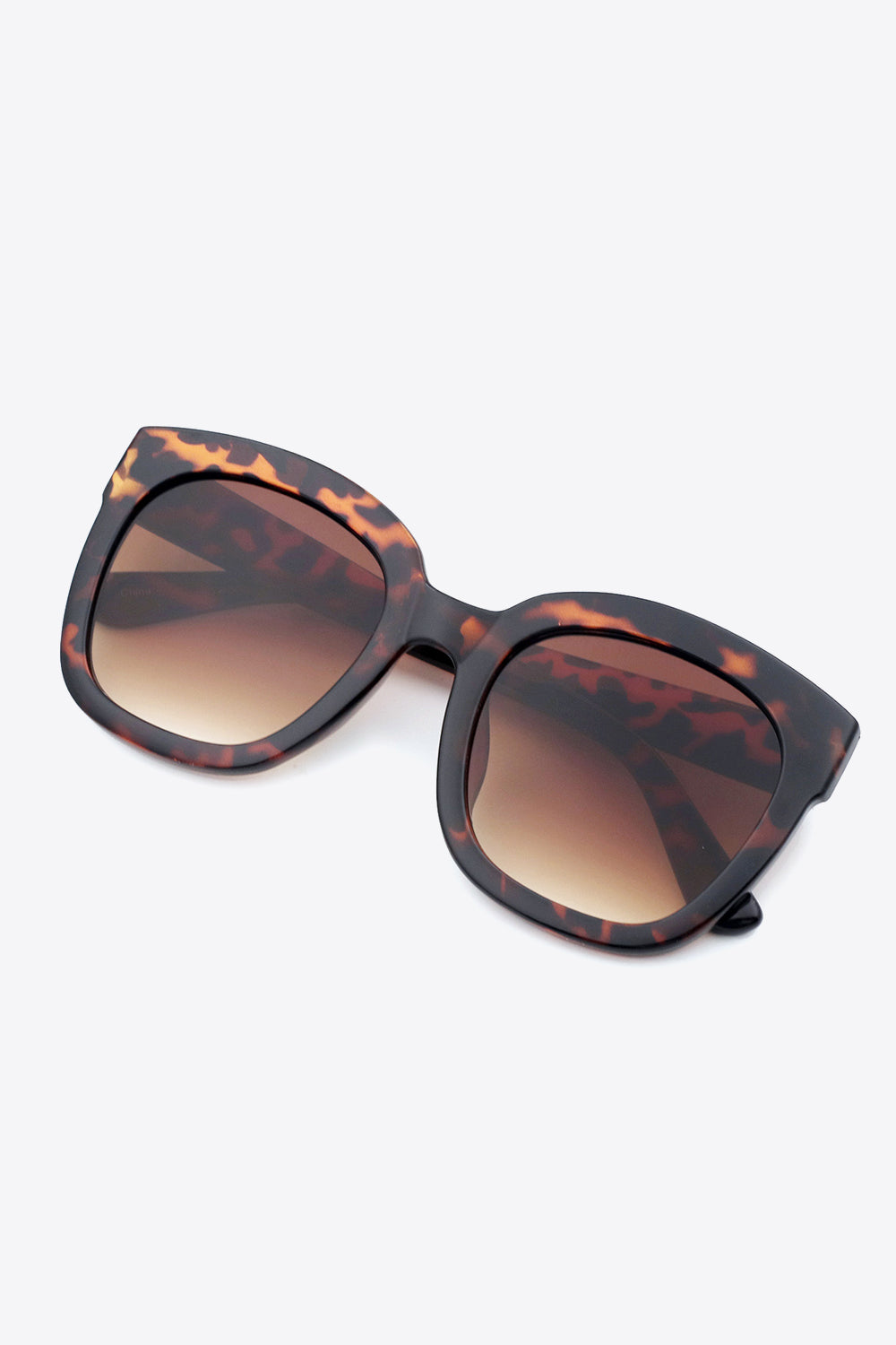 Polycarbonate Frame Square Sunglasses - The Daily Makeover
