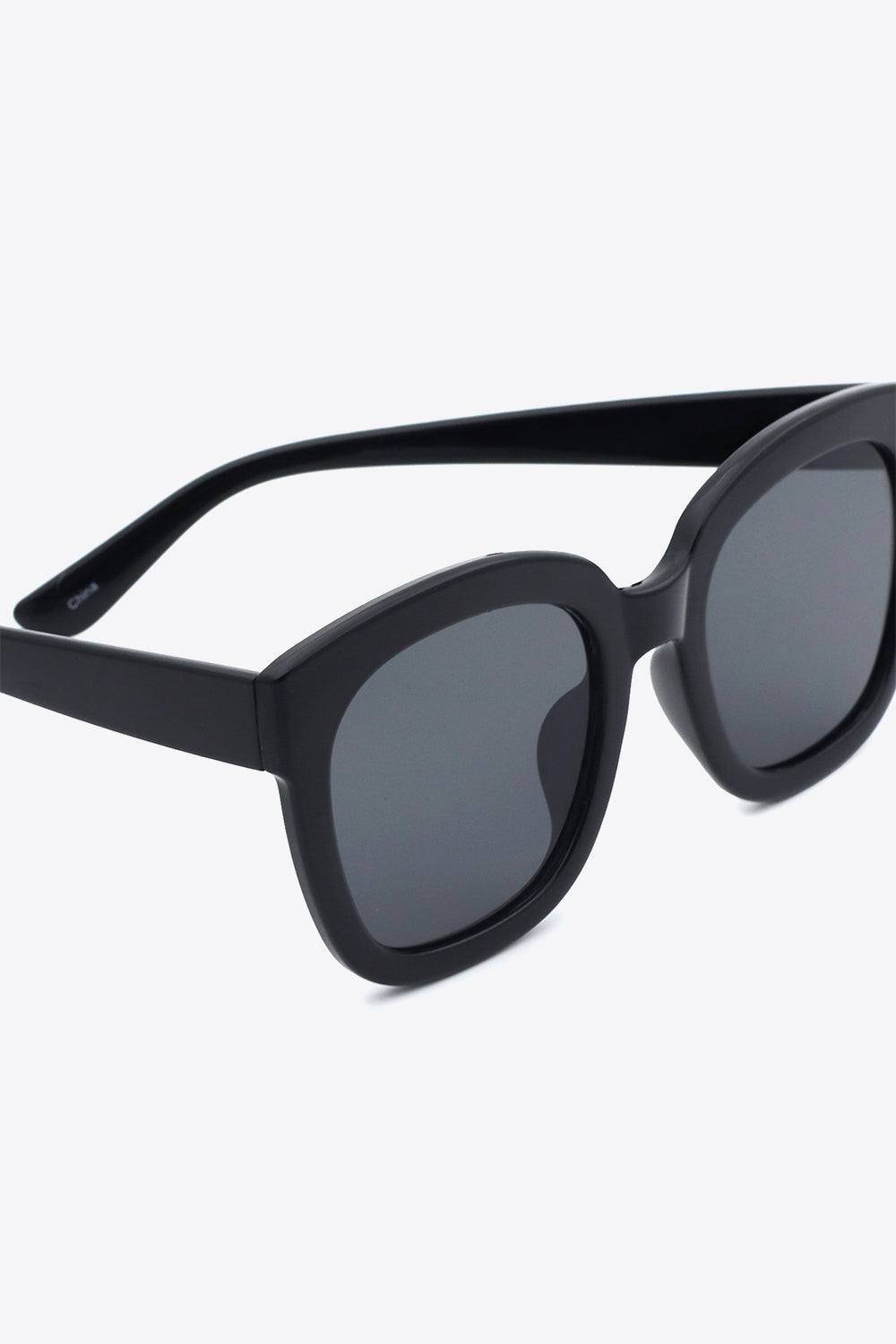 Polycarbonate Frame Square Sunglasses - The Daily Makeover