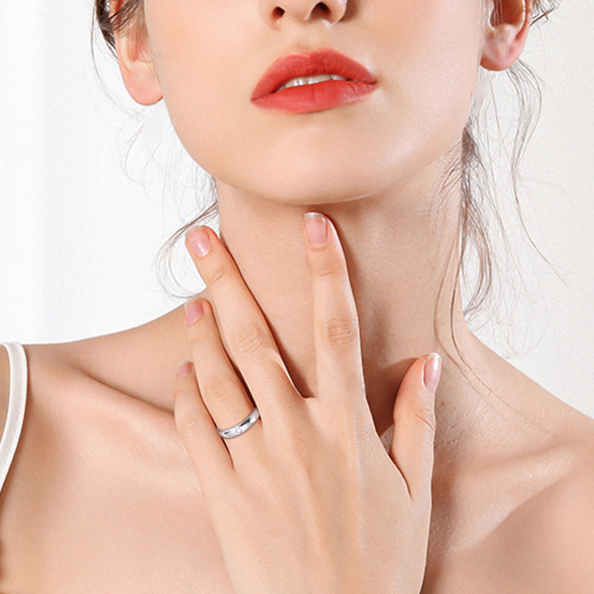 Halo Signature Ring - The Daily Makeover