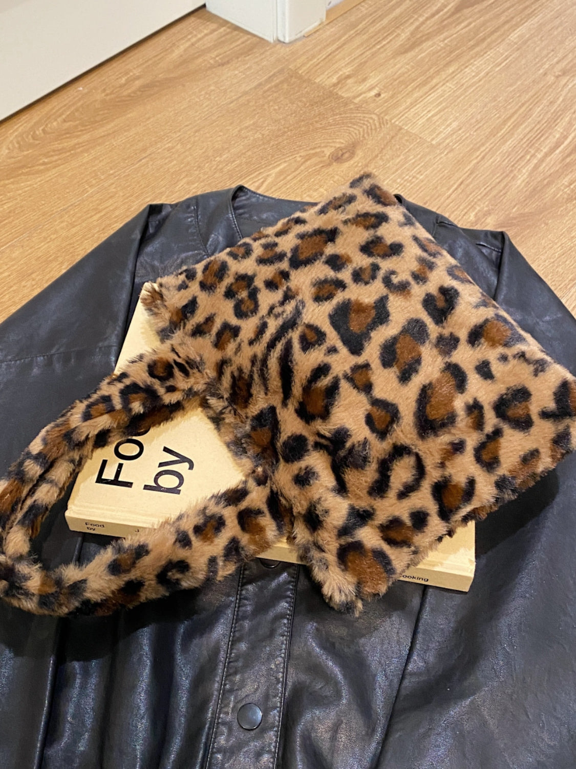 Leopard Fluff Handbag with Zip - The Daily Makeover