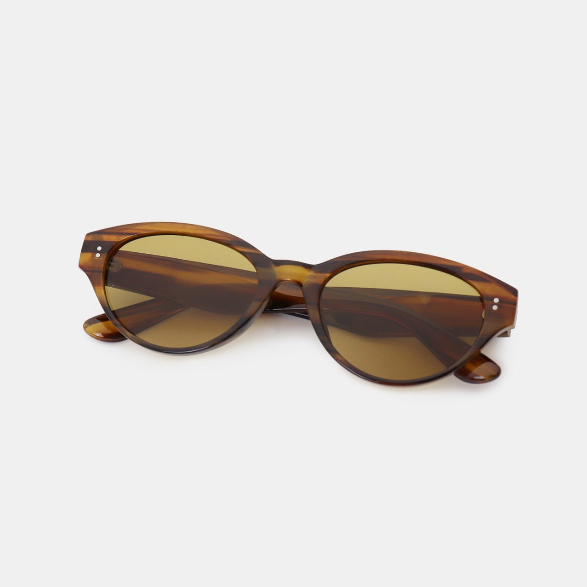 Polycarbonate Frame Cat-Eye Sunglasses - The Daily Makeover