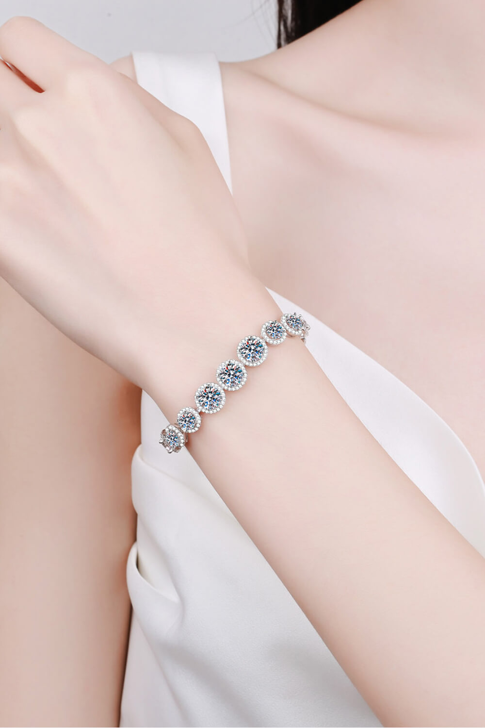 925 Sterling Silver 10.4 Carat Moissanite Bracelet - The Daily Makeover