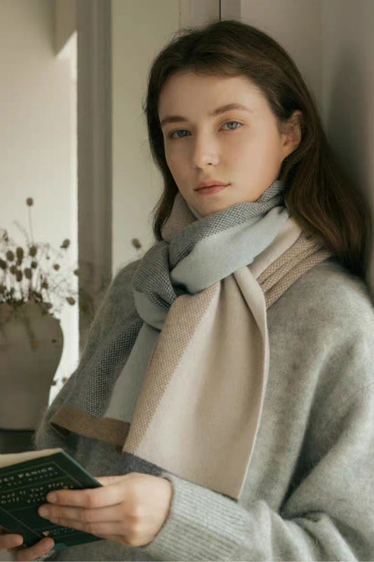 Thermal Contrast Acrylic Scarf - The Daily Makeover
