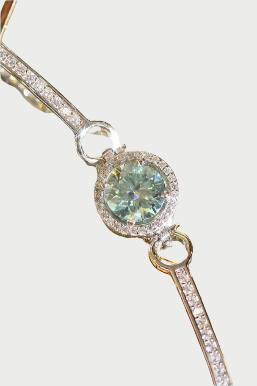 2 Carat Moissanite Platinum-Plated Bracelet - The Daily Makeover