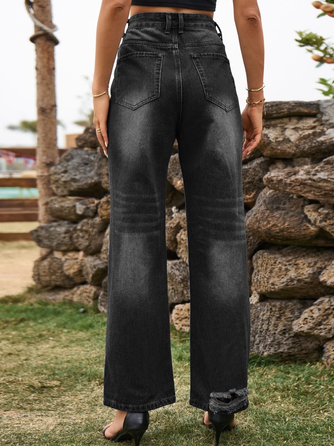 Distressed Jeans with Pockets - The Daily Makeover