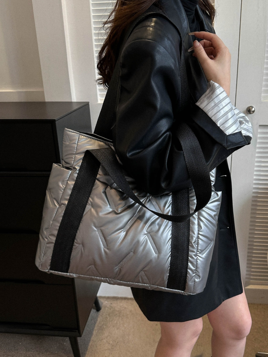 Solid Color Tote Bag with Side Pockets - The Daily Makeover