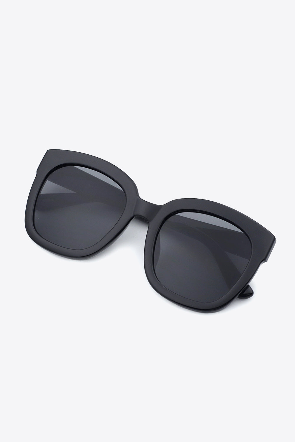 Polycarbonate Frame Square Sunglasses - The Daily Makeover