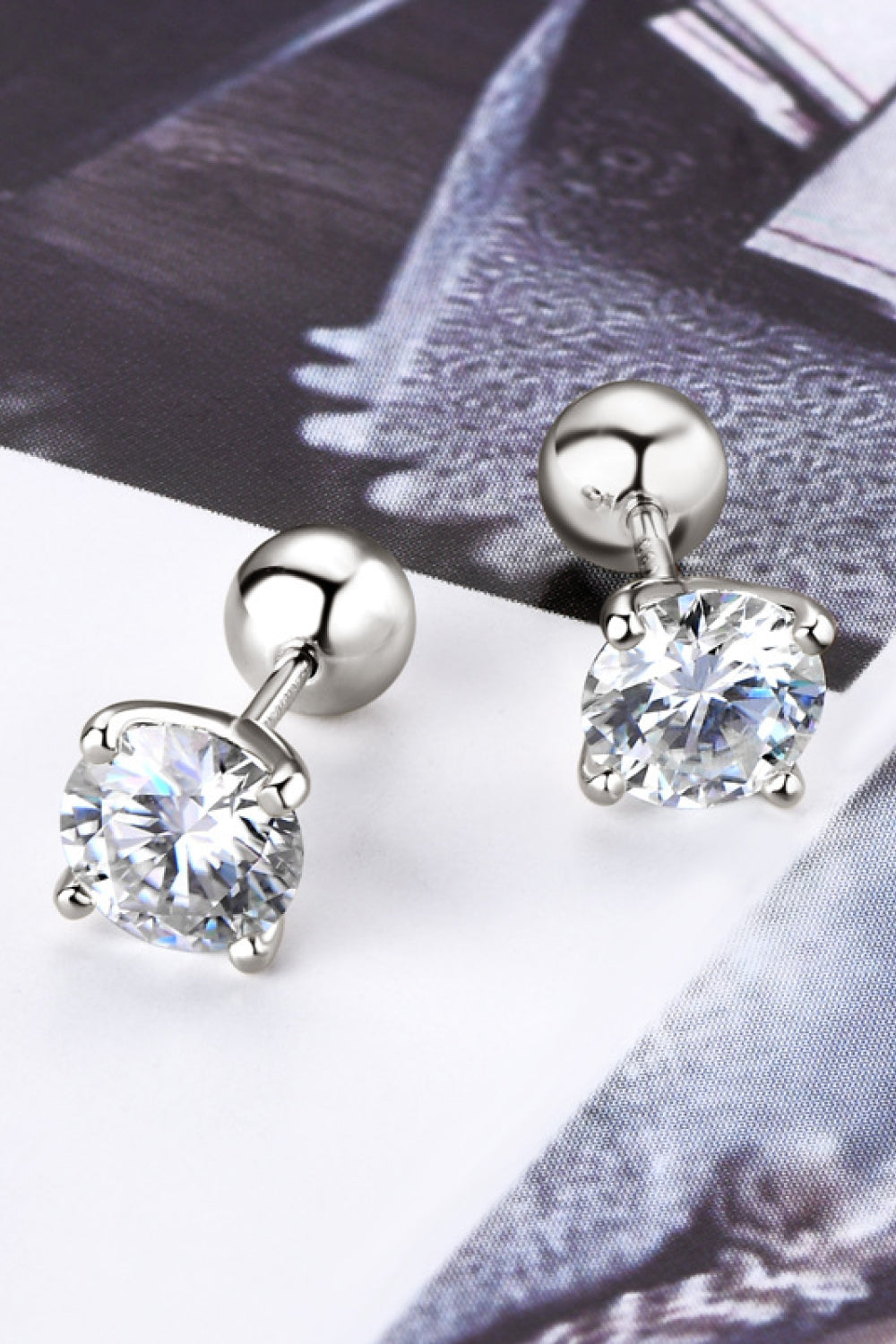 2 Carat Moissanite 925 Sterling Silver Stud Earrings - The Daily Makeover
