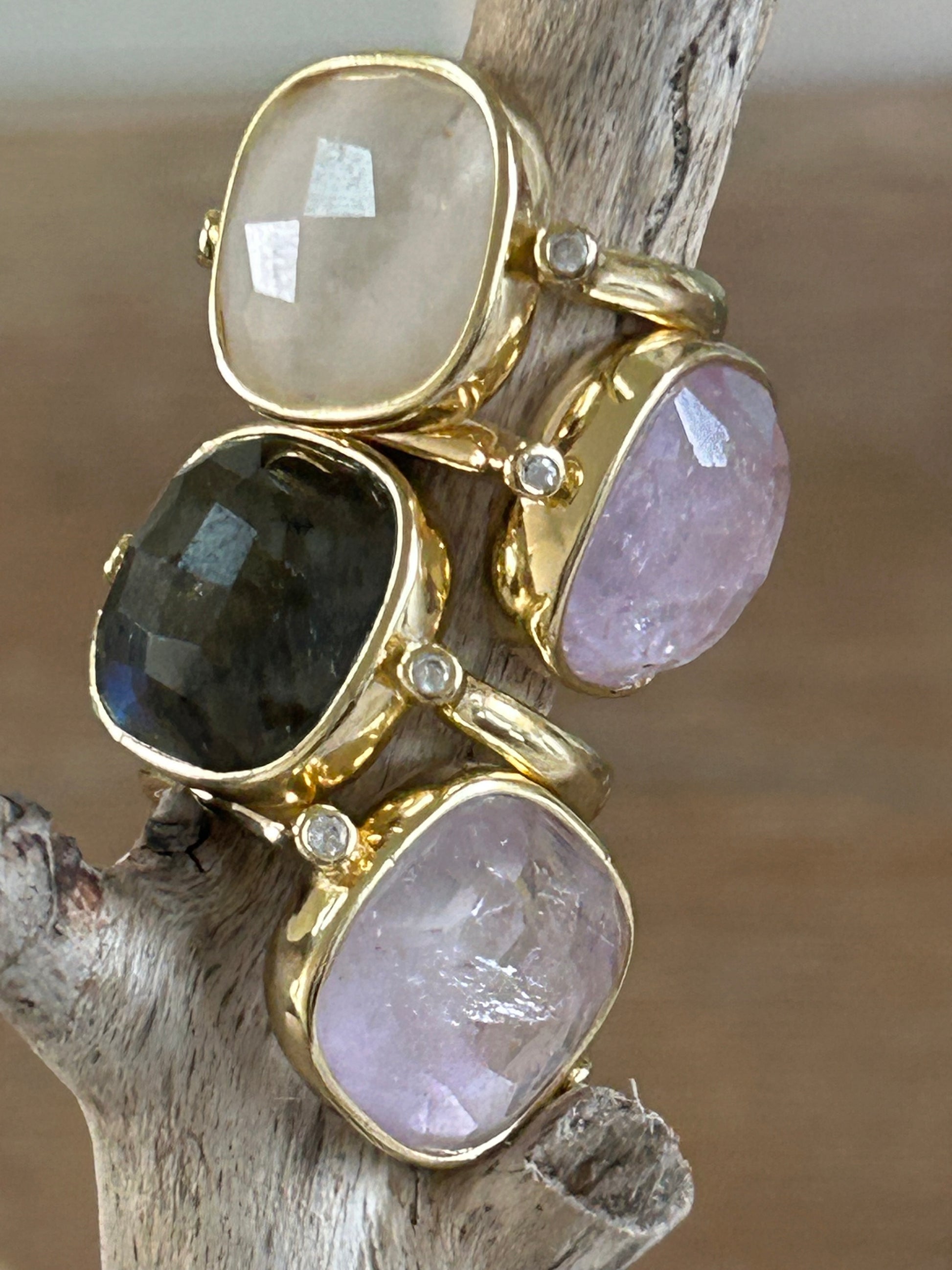 The Manifestor Ring - The Daily Makeover