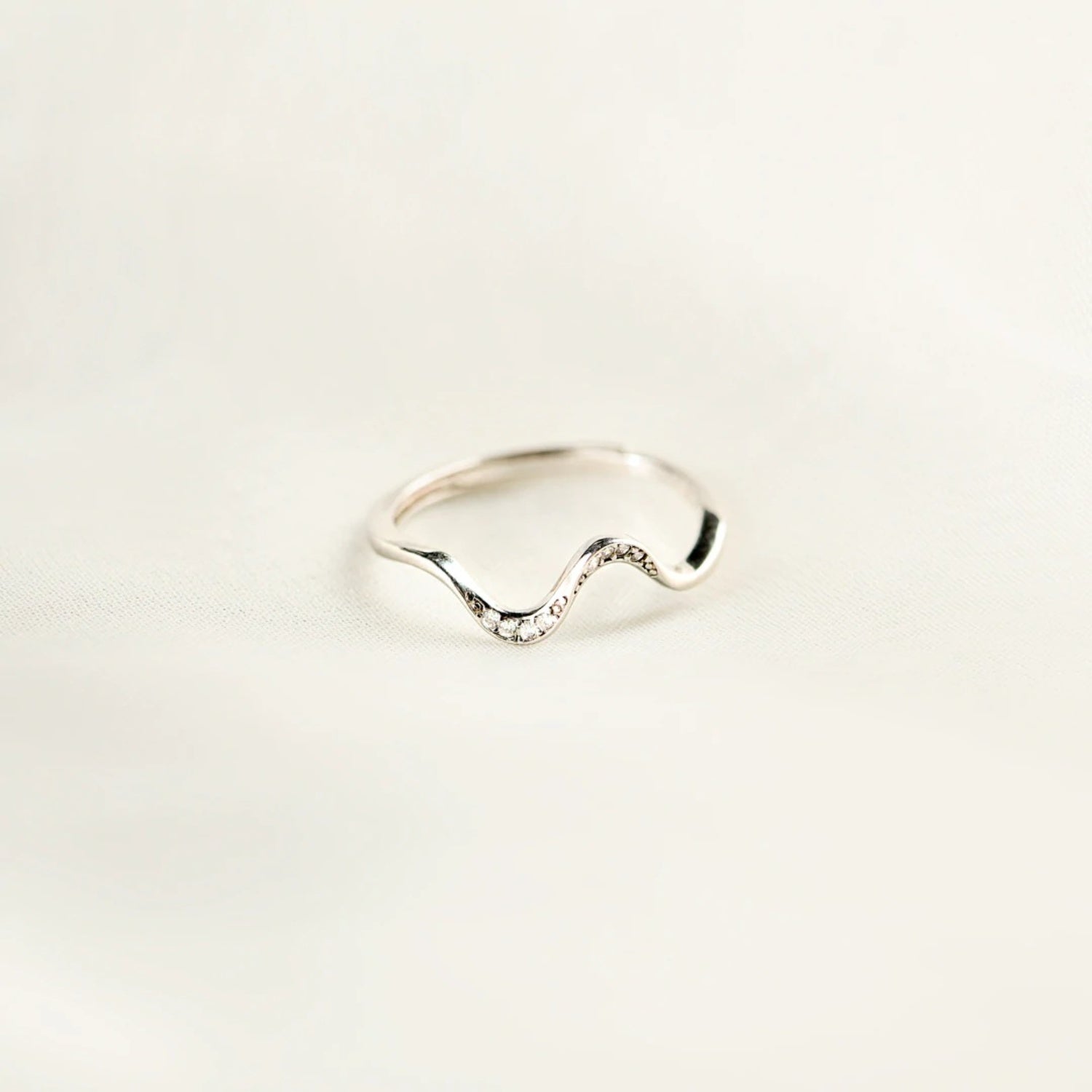 925 Sterling Silver Inlaid Zircon Wave Shape Ring - The Daily Makeover