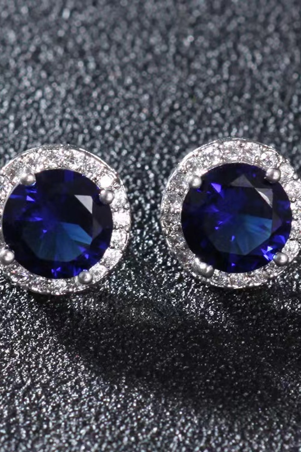 Contrast 2 Carat Moissanite Platinum-Plated Stud Earrings - The Daily Makeover