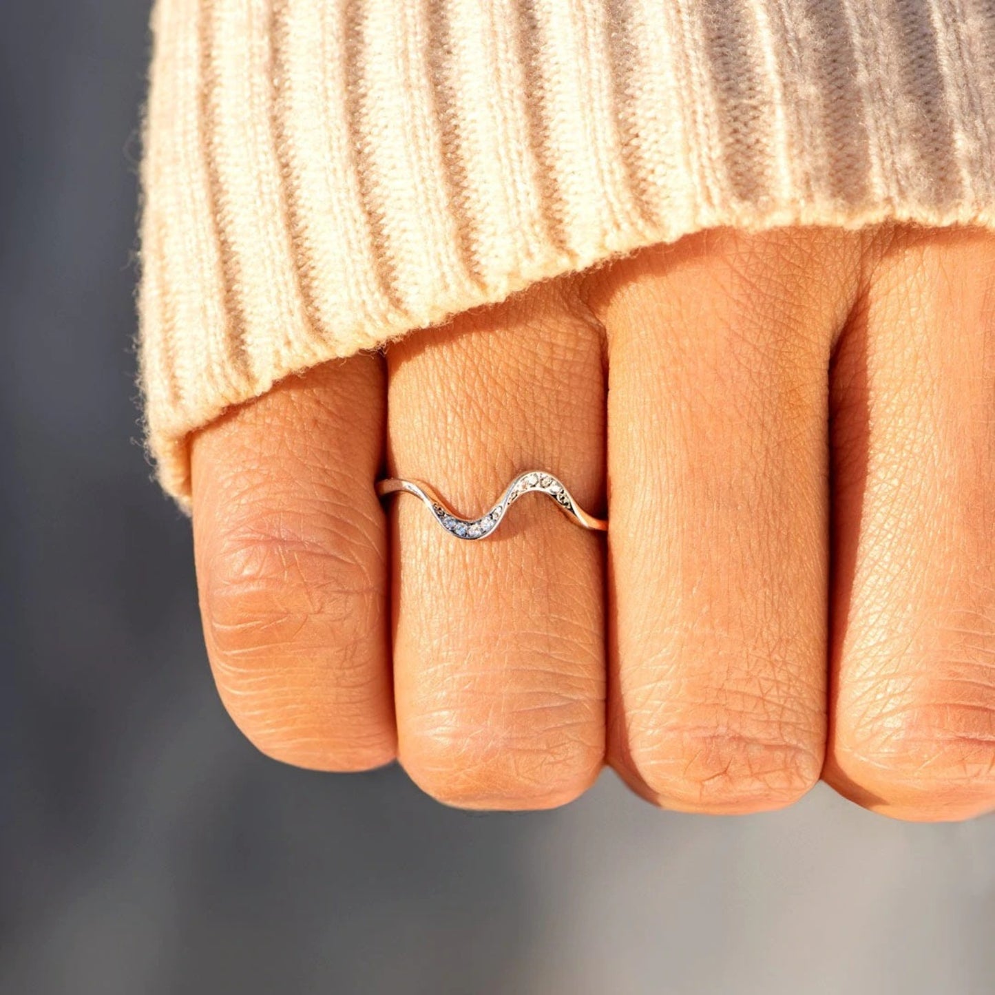 925 Sterling Silver Inlaid Zircon Wave Shape Ring - The Daily Makeover