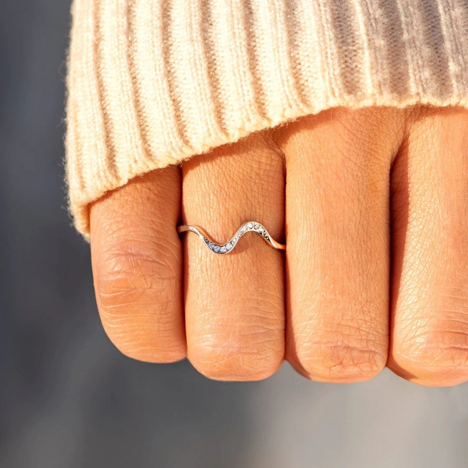 925 Sterling Silver Inlaid Zircon Wave Shape Ring - The Daily Makeover