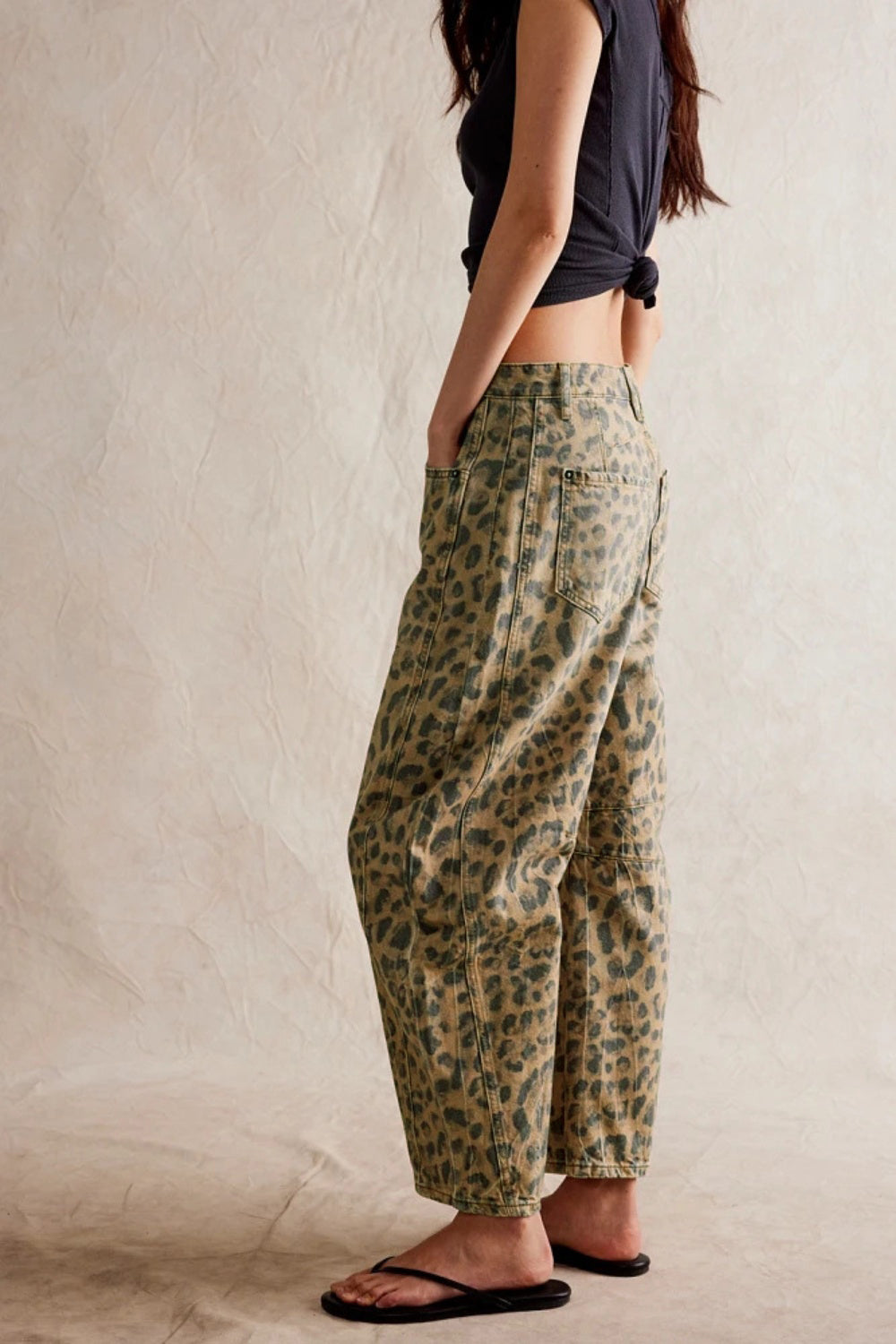 Wide Leg Jeans with Pockets - The Daily Makeover