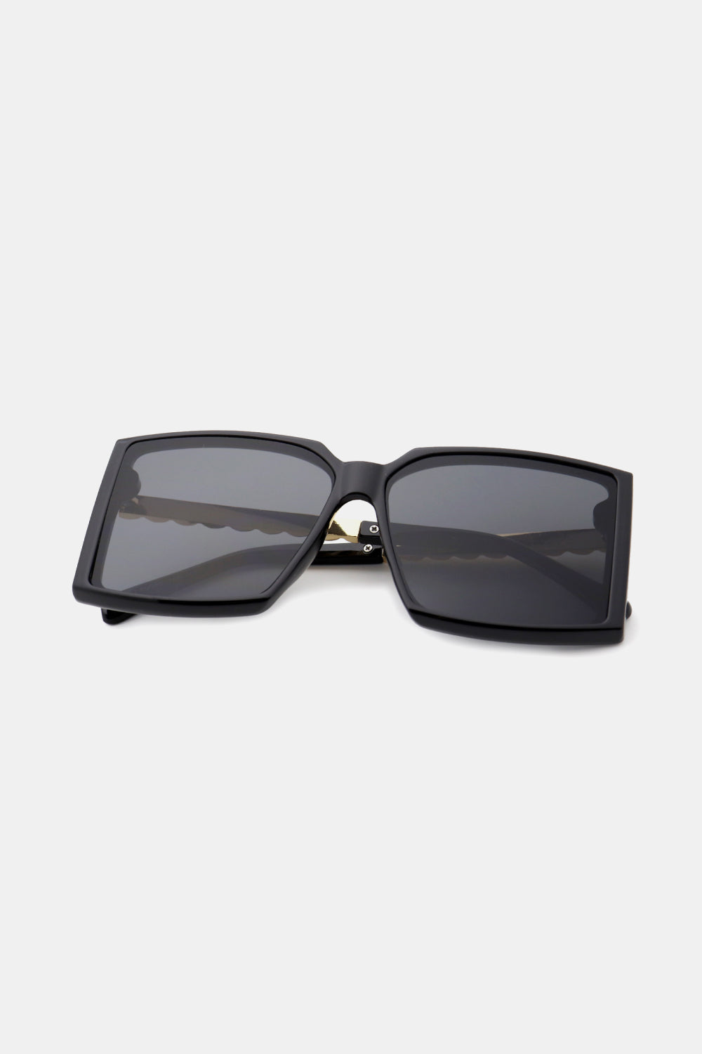 Polycarbonate Frame Square Sunglasses - The Daily Makeover